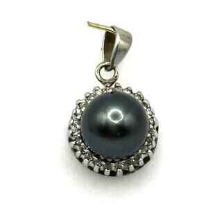 14K White Gold Pendant with Tahitian Black Pearl and diamond Chips